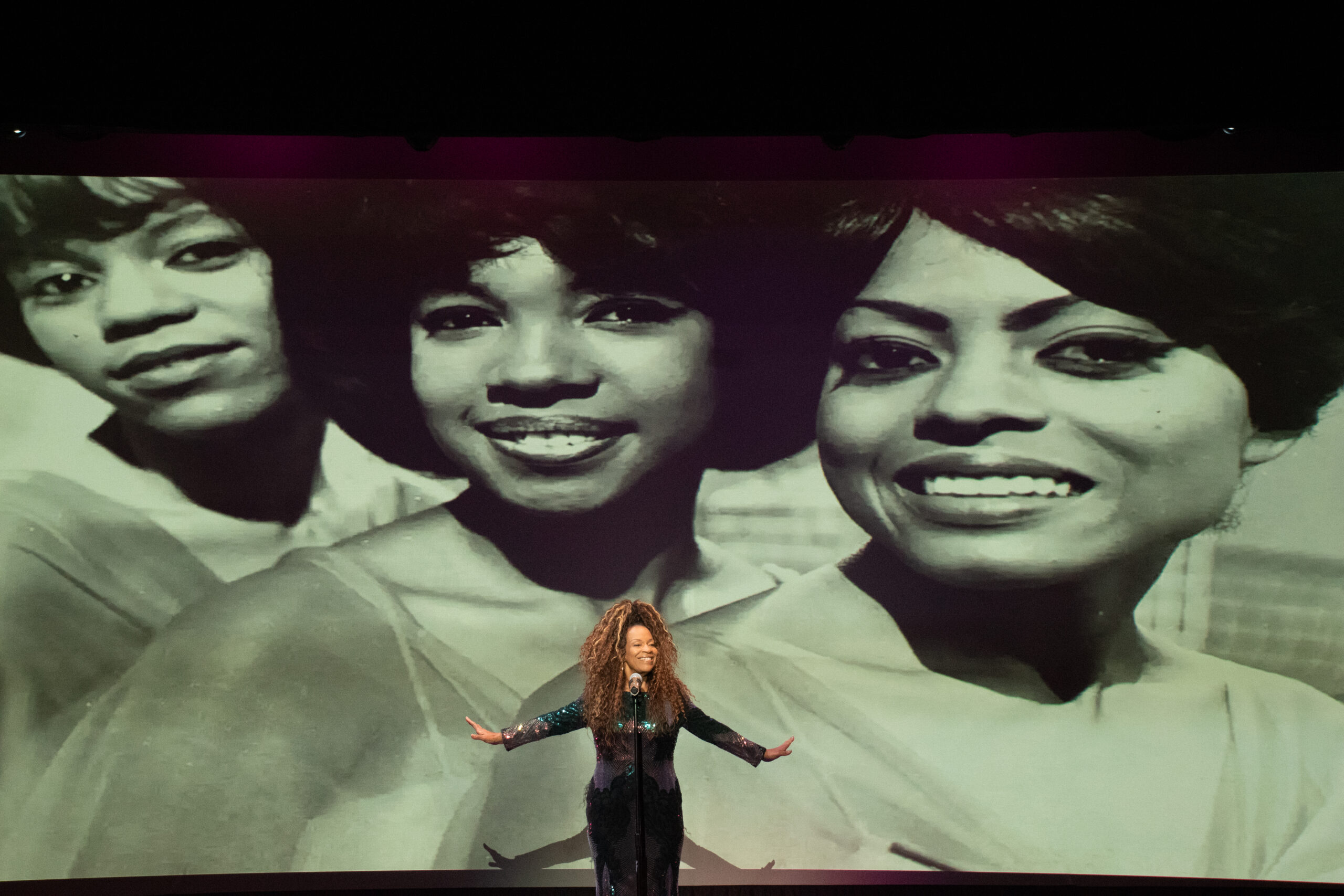 Alfreda Sings!
